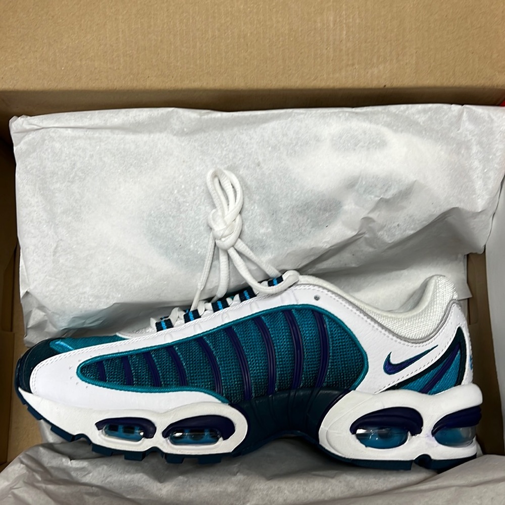 Nike Air Max Tailwind IV men’s 9.5